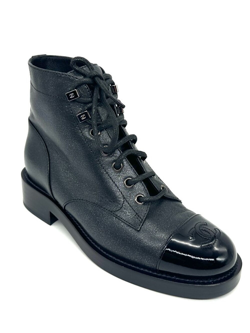 CHANEL 20A Iridescent Leather CC Cap Toe Lace Up Combat Ankle Booties Boots - Picture 6 of 16